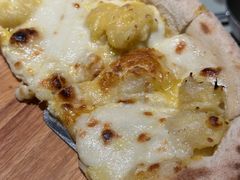 招牌榴莲披萨-长春藤咖啡(北园店)