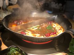 -湊湊火锅·茶憩(杭州湖滨银泰in77店)