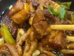 姜辣凤爪烧猪蹄-江城燕子大排档(江汉路步行街店)