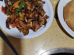 -东巴谷野生菌火锅餐厅