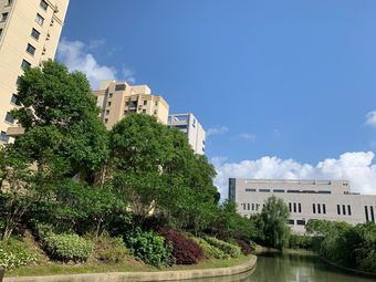 "颛桥人家(鑫都商业广场店)"附近商户