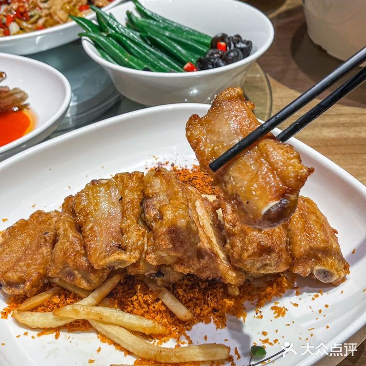 聚餐就来玉林这家老馆子！吃的巴巴适适