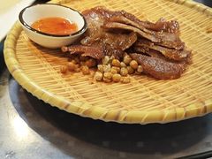 烧猪颈肉-姐妹鸭仔饭店(湾南路店)