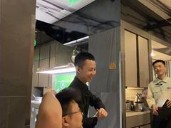 -海底捞火锅(长宁路龙之梦店)