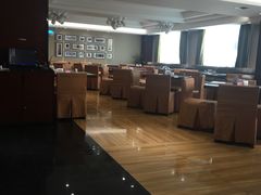 -武汉光谷广场杨家湾地铁站怡程酒店