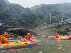 -安吉龙王山峡谷漂流