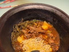 -鱼窝棚柴火铁锅炖(富山屯店)