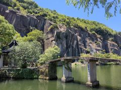 -绍兴东湖风景区