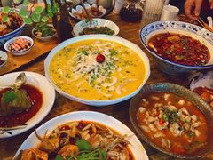 -胡桃里音乐餐厅(陶溪川店)(川湘赣菜·世界百大酒庄直供红酒·音乐表演)