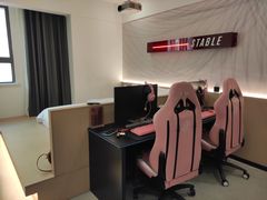 -稳电竞酒店(桥北泰冯路地铁站店)