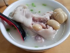 -雷祖芳老妈蹄花店