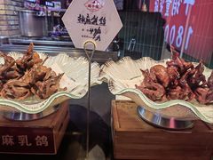 -鸽子侯·家宴·平价海鲜(市图书馆店)