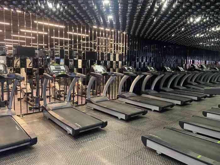 伯尼健身(未来中心店)-"想健身了,刚好看到伯尼健身新开业,就打电.