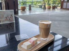 -亚龙湾喜来登·美景台大堂吧