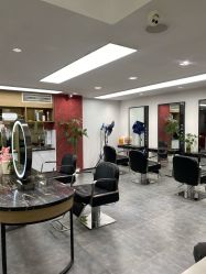 -诗悦发型烫染SALON