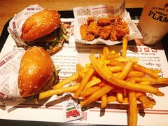 -The Habit Burger Grill 哈比特汉堡(复兴soho店)