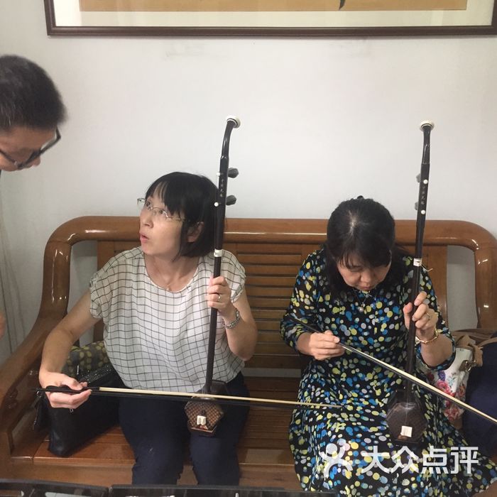 陆林生二胡专卖店