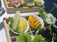 -茅草房·河畔园林火锅