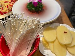 -潮火锅·麻辣牛肉火锅(观音桥方圆·LIVE店)