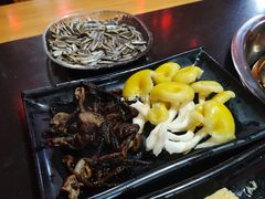 -果松木炭酸菜铜火锅·外婆参鸡汤