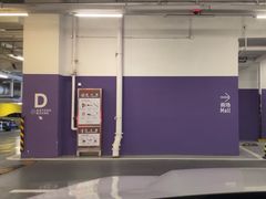 -前滩太古里木区停车场