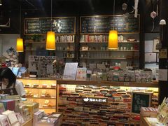 -猫的天空之城概念书店(杭州南宋御街店)