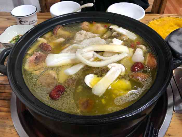 阿妈野生菌土鸡火锅