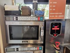 -全家便利店(襄阳南路店)