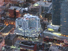 黄昏时的窗外-360 The Restaurant at the CN Tower