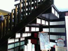 -钟书阁(松江泰晤士小镇店)