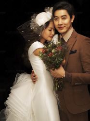 -雪中彩影婚纱摄影·微光艺术中心