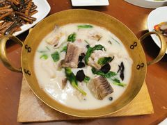 慢炖浓汤鮰鱼-上海老站(徐家汇店)
