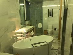 -上海漕河泾万丽酒店