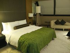 -上海滴水湖皇冠假日酒店