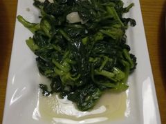 清炒茼蒿-筱树洞烧烤餐厅(大中路步行街店)