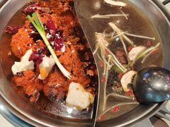 菌汤和牛鸳鸯锅-江北北火锅馆·公路夜市(魏公村店)