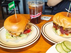 -Thanks美式餐厅(汉堡咖啡店)