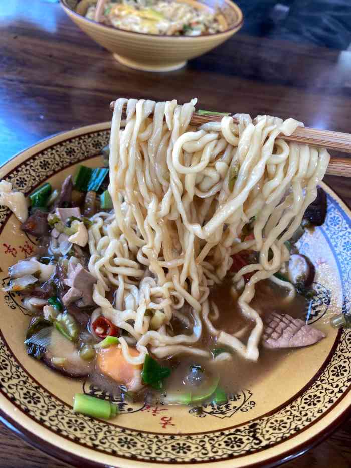 草塔弹面馆(轻纺南路店)-"单位来诸暨团建,同事在诸暨待过好几年,熟.