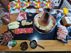 -果松木炭酸菜铜火锅·外婆参鸡汤