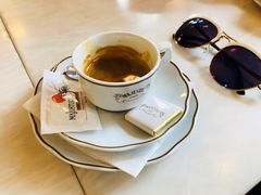 -Majestic Café