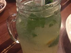 -玛格萝妮比萨屋(四平店)