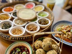 -包整·丝娃娃(一览甲秀楼风景店)