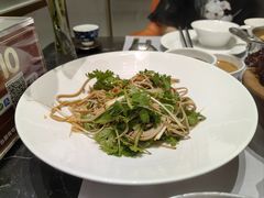 -红鼎豆捞·非遗鲍皇汤火锅(宝丰路店)