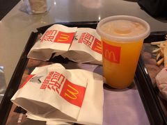 -麦当劳(汉口火车站候车室店)