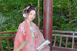 -汉仪华裳汉服馆(打浦桥店)