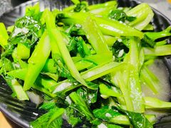 蒜蓉菜心-潮十三潮汕砂锅粥(高新四路大都荟店)