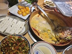 -洱火云南酸菜牛肉火锅(石景山当代商城店)