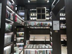 -钟书阁(群光广场店)