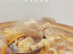 炭炉果鸡煲-威邵鸡煲(西华路总店)