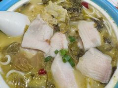 -灵芝妹子海鲜米线(劳动公园店)